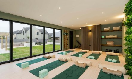 Peaceful Shorefront 9