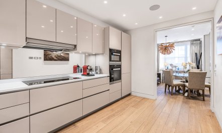 Belgravia Glamour 8