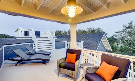 Coastal Comfort Embrace 9