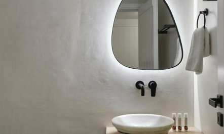 Lush Island Light 9