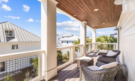 Azure Breeze Manor 4