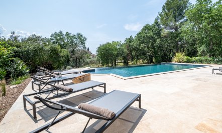 Antique Oasis 3