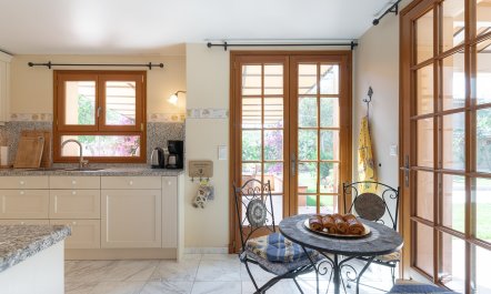 Gleam of Antibes 9