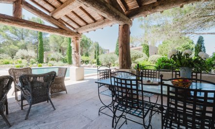 Romantic & Rustic Refuge 4