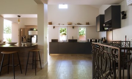 Saint-R&eacute;my Escape 9