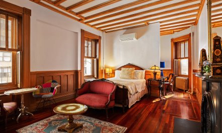 Grand Elegant Corner