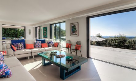 Sea View Charm 6