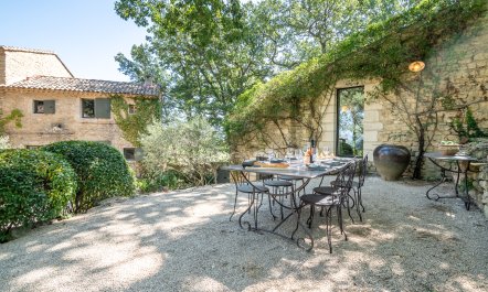 Bonnieux Blooms 4