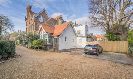 2 Bed in Eastbourne