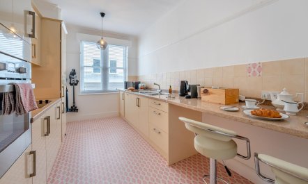 2 Bed in Eastbourne 3