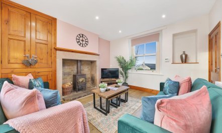 4 Bed in Stanton-in-Peak 1