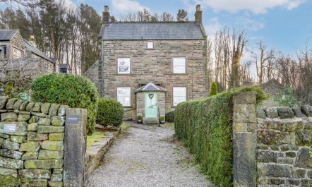 4 Bed in Stanton-in-Peak