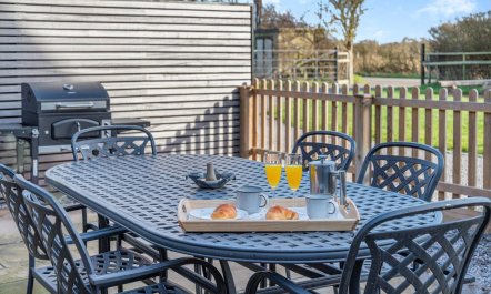 2 Bed in Clevedon 3