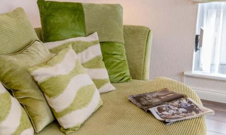 2 Bed in Gilfachrheda 8