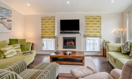 2 Bed in Gilfachrheda 1