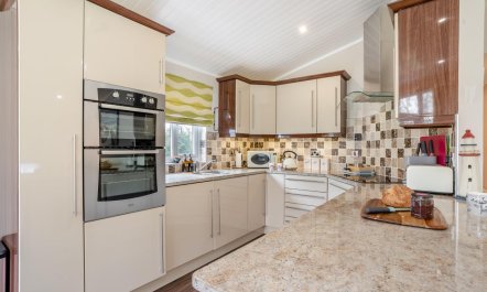 2 Bed in Gilfachrheda 6