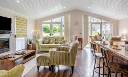 2 Bed in Gilfachrheda 7