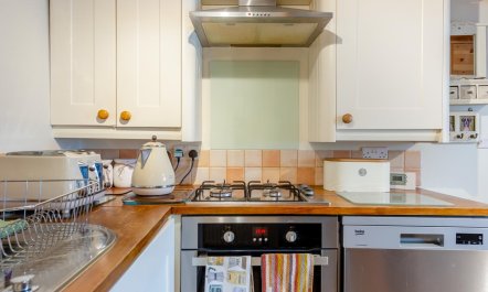 1 Bed in Starkholmes 8