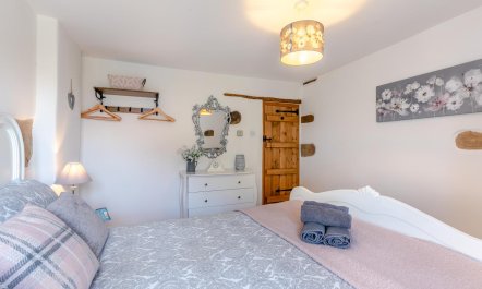 1 Bed in Longnor 9