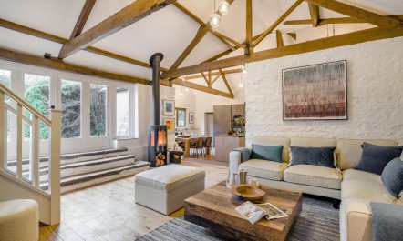4 Bed in Nant-y-derry 3