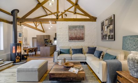 4 Bed in Nant-y-derry