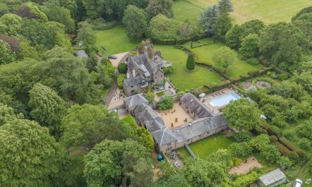 4 Bed in Nant-y-derry 2