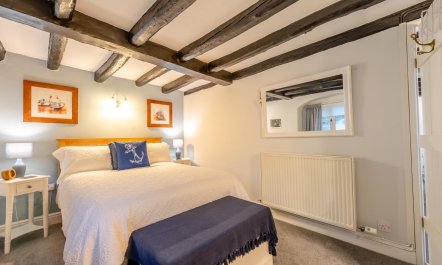 2 Bed in Llwyndafydd 7
