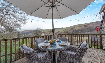 2 Bed in Llwyndafydd