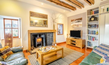 3 Bed in Comrie 0