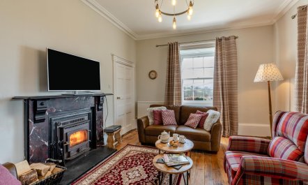 5 Bed in Hundred House 9