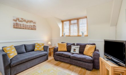 3 Bed in East Mills 1