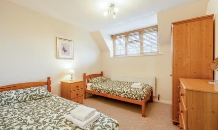 3 Bed in East Mills 6