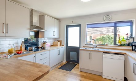 4 Bed in Ringstead 5