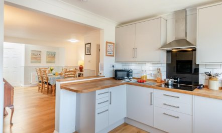 4 Bed in Ringstead 1