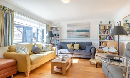 4 Bed in Ringstead