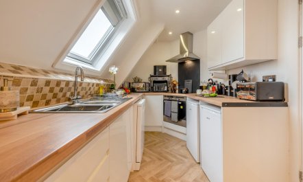 3 Bed in Tenby 2
