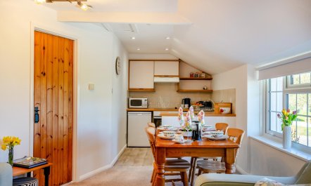 3 Bed in Whitstone 3