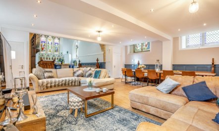 5 Bed in Middleton St. George 6
