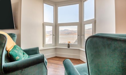 2 Bed in Barmouth 1