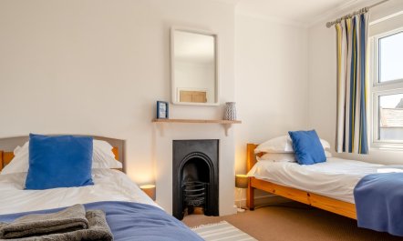 2 Bed in Niton 9