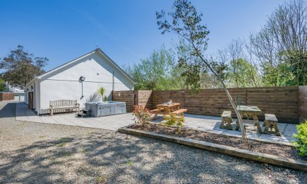 3 Bed in Bush 3