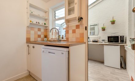 3 Bed in Weymouth 9
