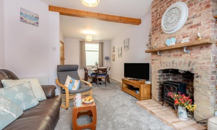 3 Bed in Weymouth 1