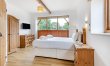 6 Bed in Three Holes 9