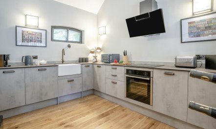 1 Bed in Nant-y-derry 2