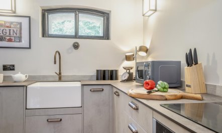 1 Bed in Nant-y-derry 9