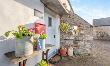 3 Bed in Angle 6