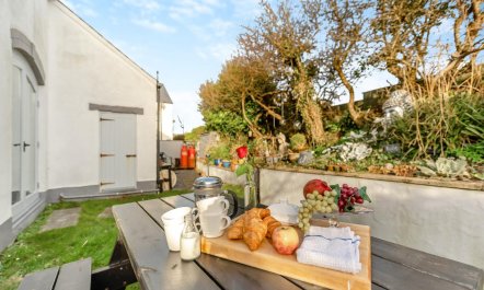 3 Bed in Angle 5