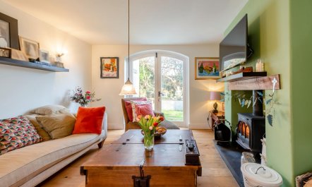 3 Bed in Angle 8