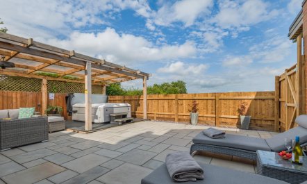 1 Bed in Badgeworth 1